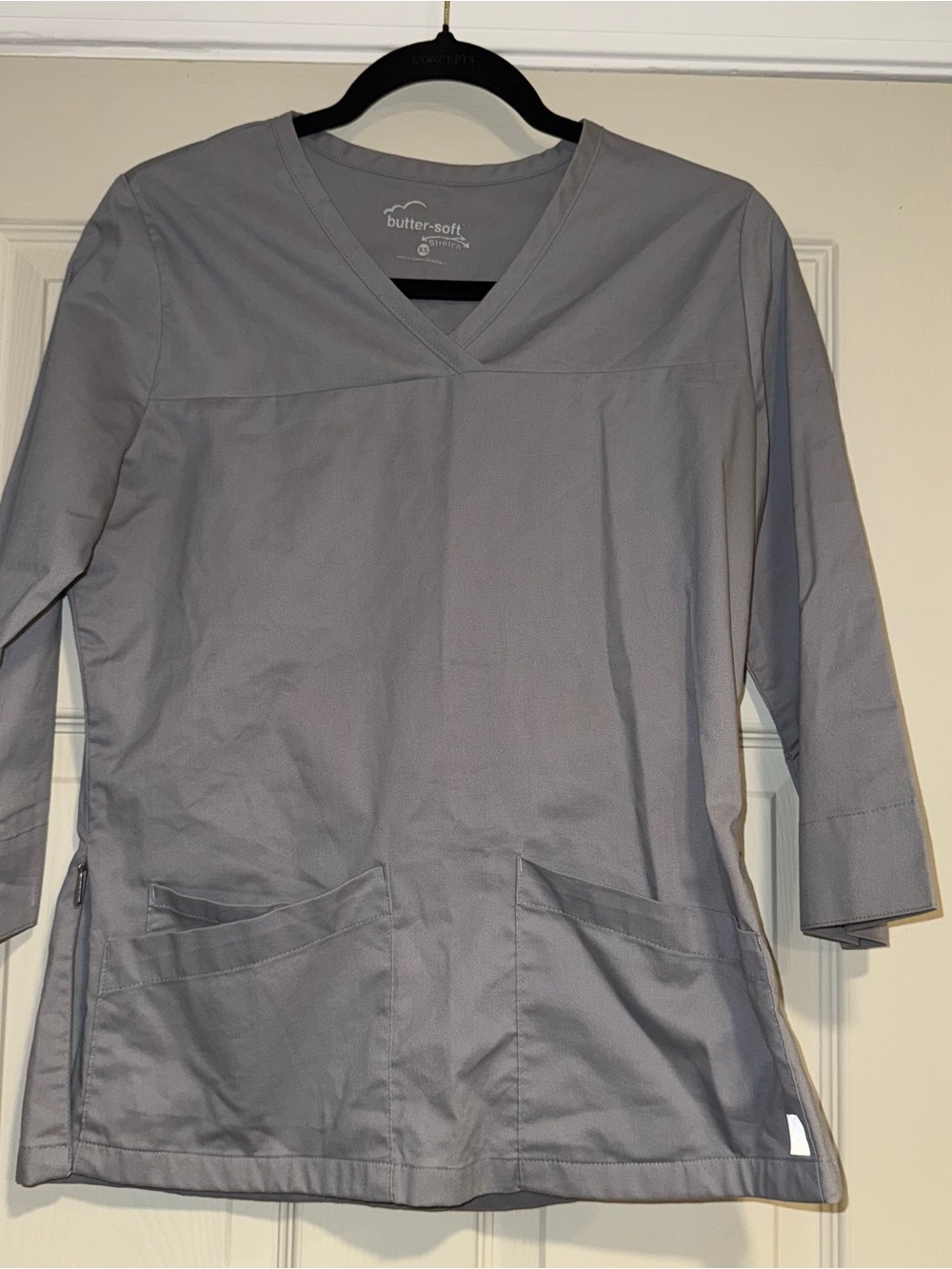 Butter-Soft Men's Gray V-Neck Medical Scrub Top